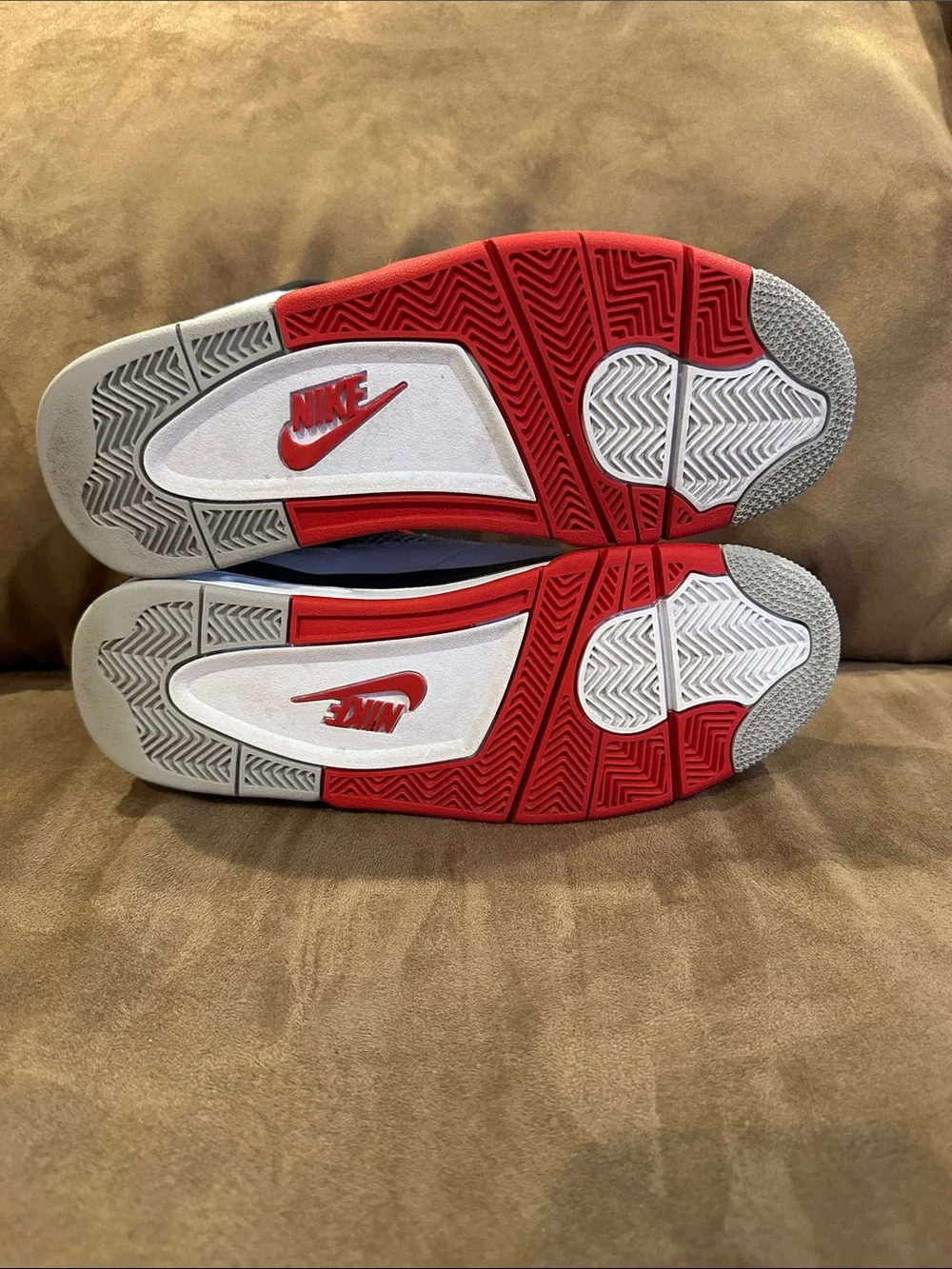 Jordan 4 Retro “Fire Red” size 10